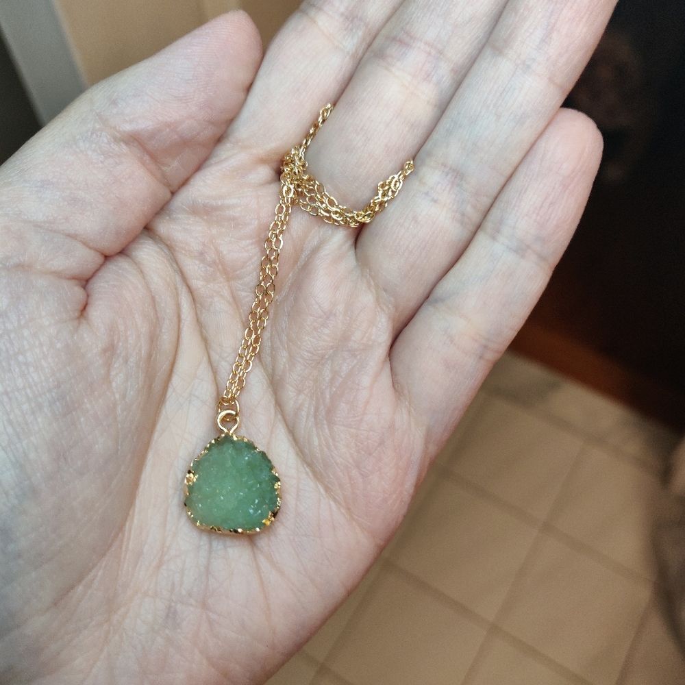 Green aventurine pendant necklace